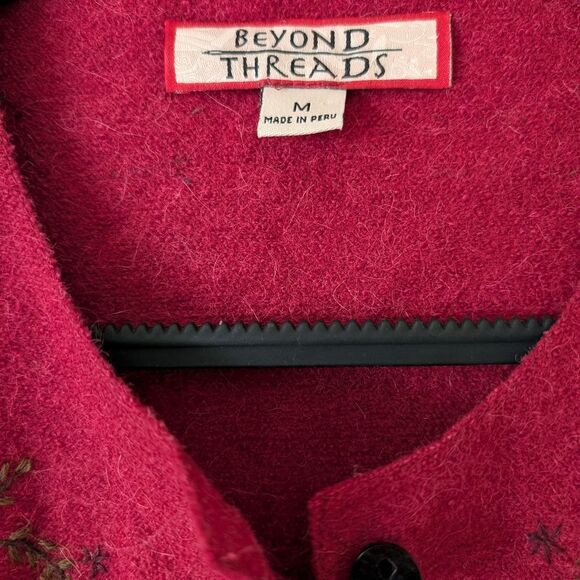 Beyond Threads Embroidered Alpaca Wool Floral Cardigan Size Medium - Picture 2 of 9